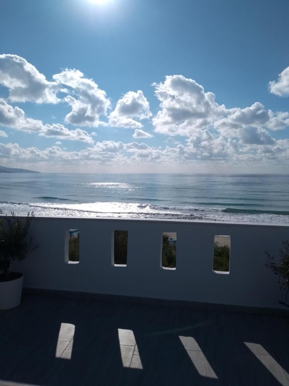 Golden Sun Apartment Kokkinos Pirgos Exterior photo